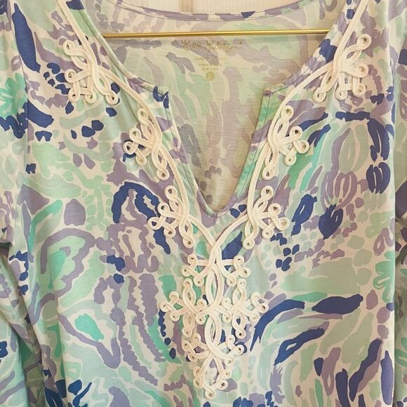 Lilly Pulitzer Tee-Shirt Dress with White Accents - Picture 7 of 9